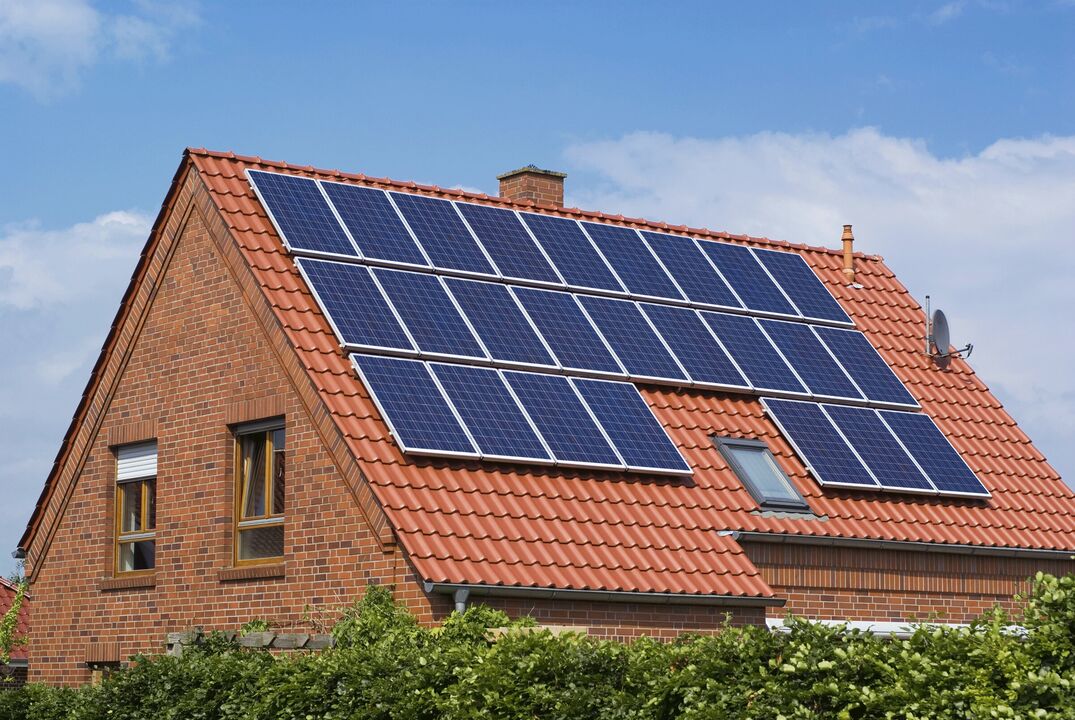 Des panneaux solaires pour économiser de l'énergie dans la maison